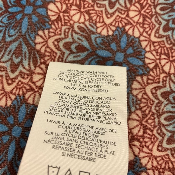 ❌SOLD❌CAbi Fan Blouse #3620 - Picture 11 of 12